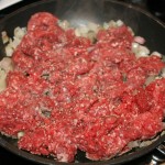 Hackfleisch Bolognese: Fleisch in der Pfanne