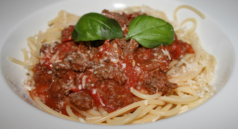 Spaghetti mit Hackfleisch-Bolognese | mettsalat.de