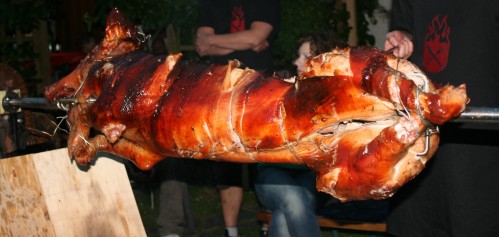 Spanferkel auf dem Spiess IMG_4873
