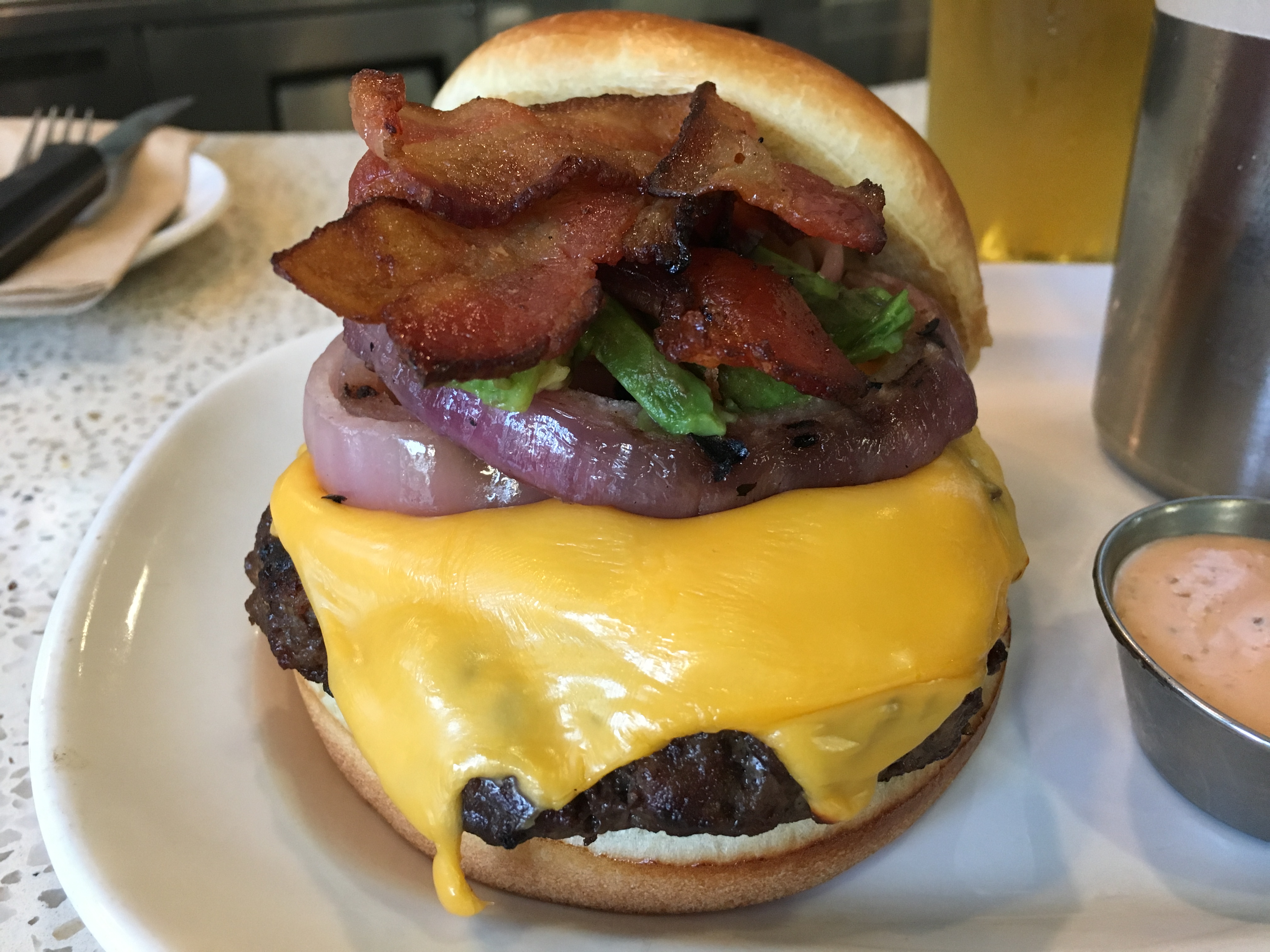 Custom Burger bei The Counter